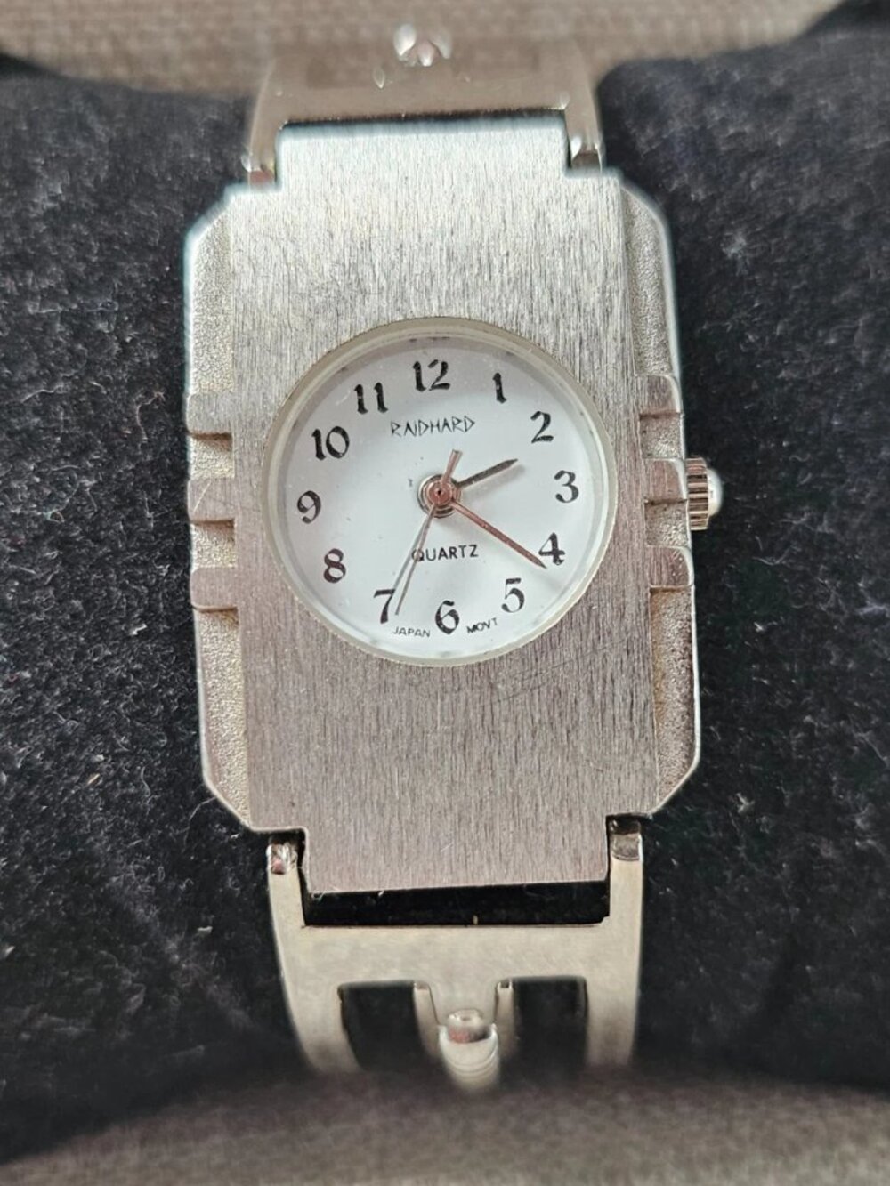Vintage Raid Hard Wristwatch Silver Tone Quartz Analog Japan Movt Wrist Watch
